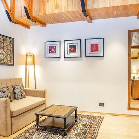 Lemon Tree Hotel Srinagar Dış mekan fotoğraf