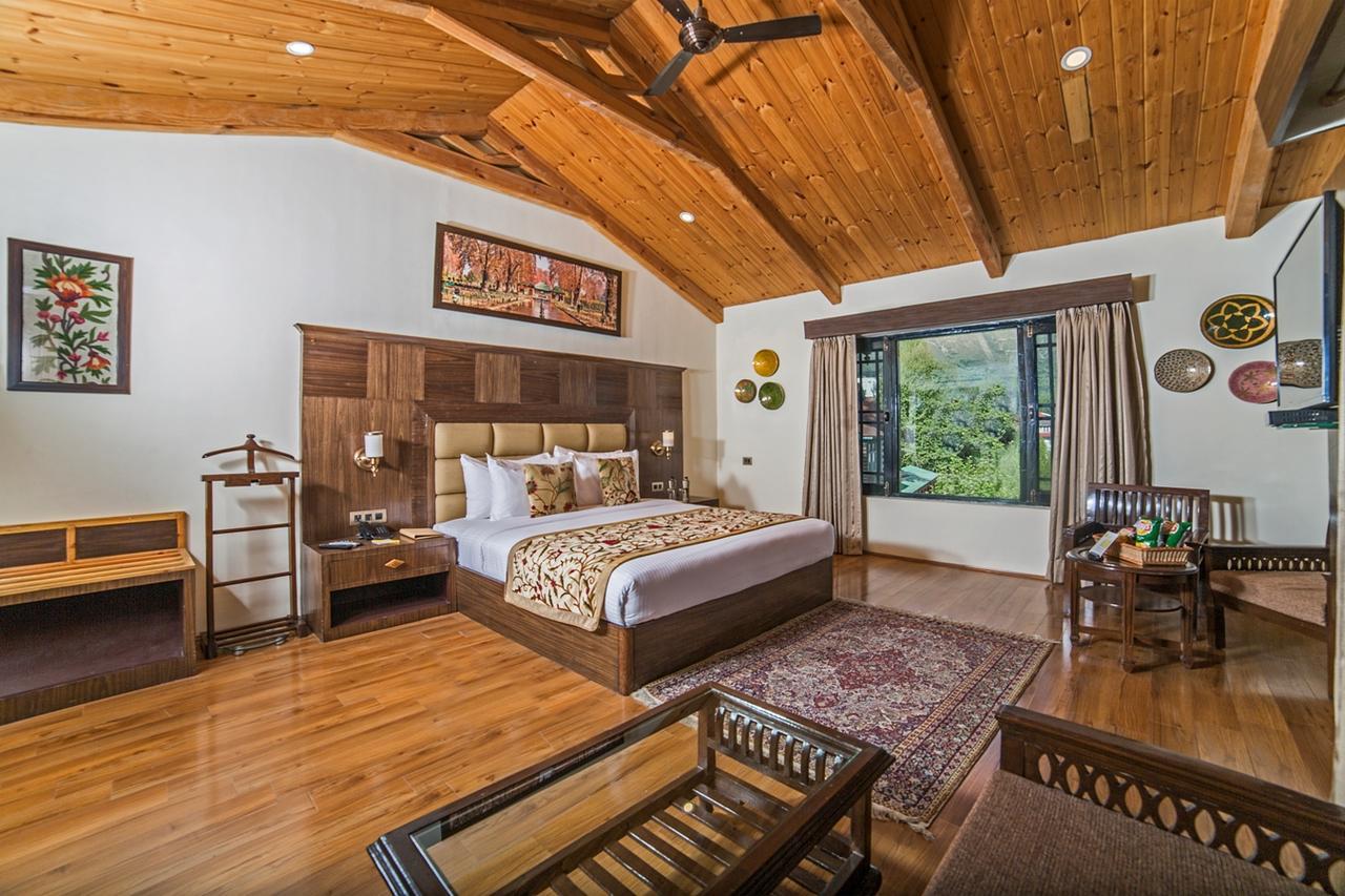 Lemon Tree Hotel Srinagar Dış mekan fotoğraf